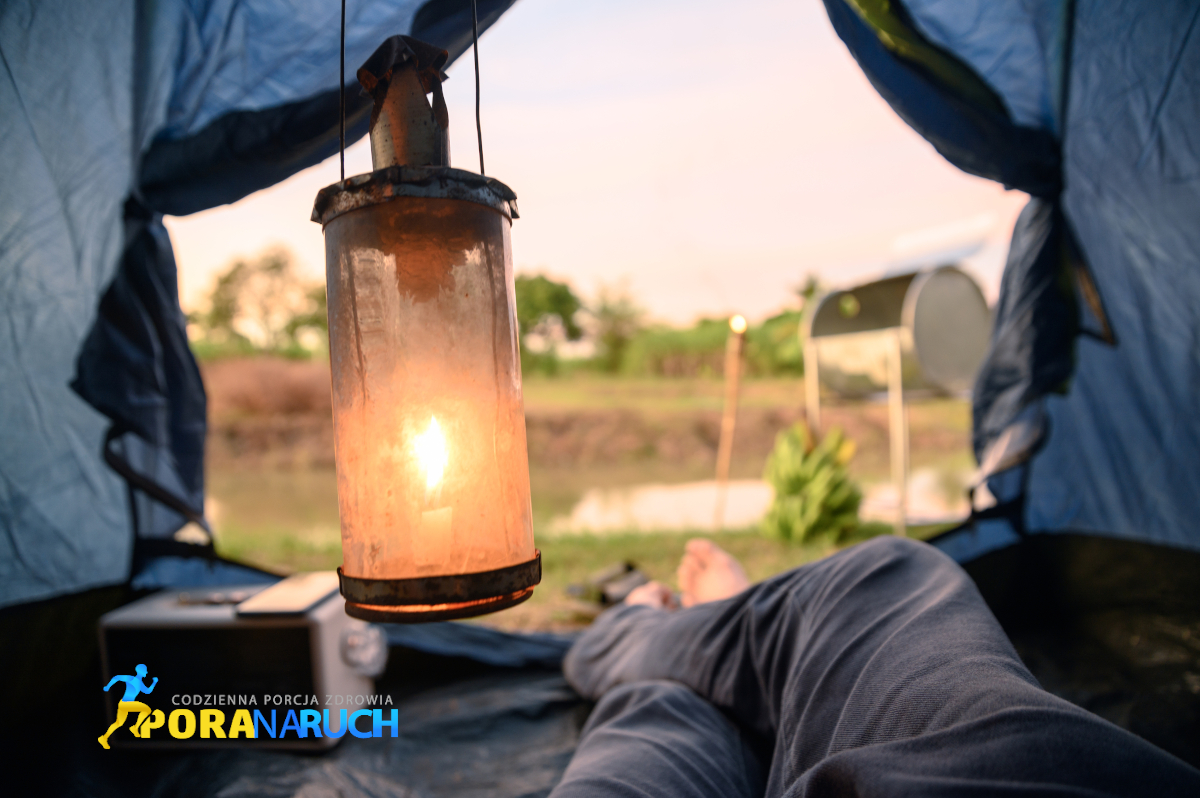 tania lampa kempingowa